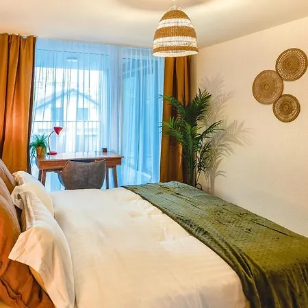 Cozy 50 M2 For 4 People - Parking - Balcony Apartment *