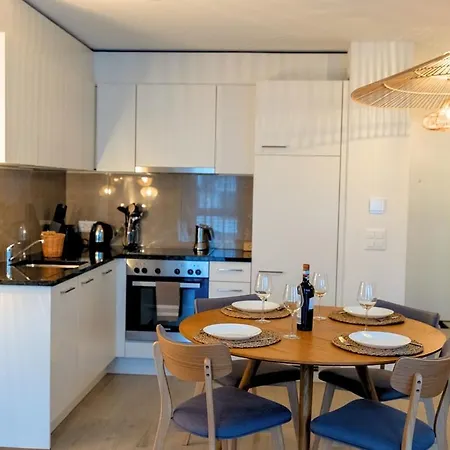 Cozy 50 M2 For 4 People - Parking - Balcony Apartment *